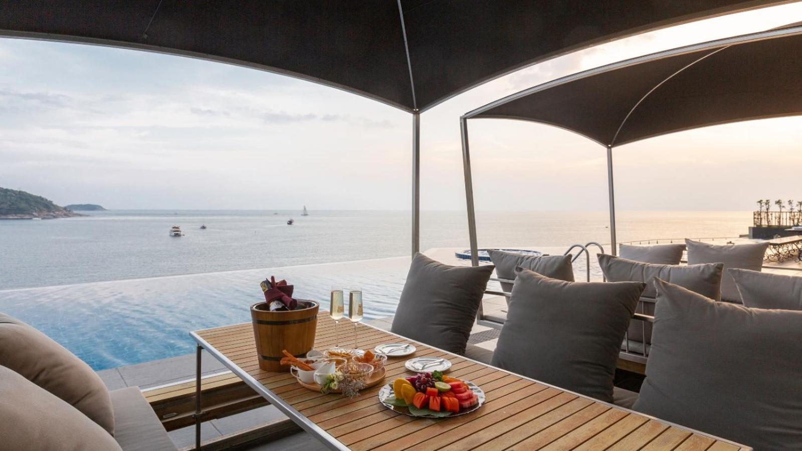 Villa Thousand Cliffs Nai Harn Extérieur photo
